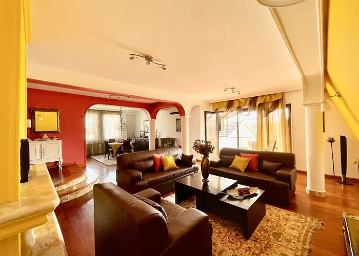 Central Exclusive Apartment/Penthouse